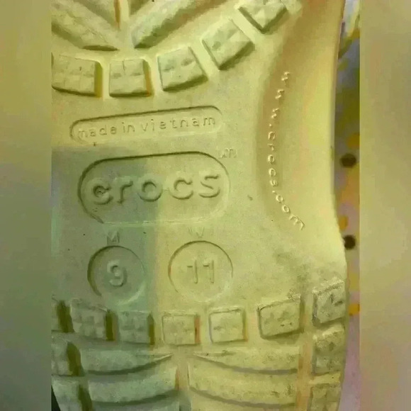 Crocs Classic Vacay Vibes Yellow Daisy Clog - size women 11, men 9 - Picture 2 of 10
